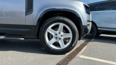 Land Rover Defender 3.0 D250 X-Dynamic SE 90 3dr Auto Diesel Estate